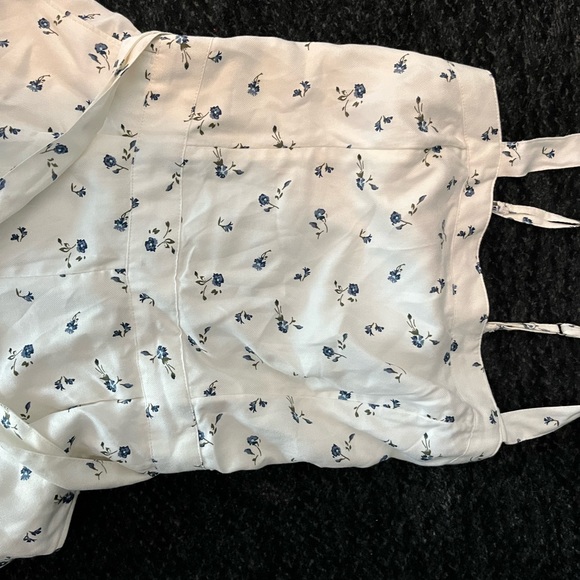 Hollister romper - Picture 2 of 4